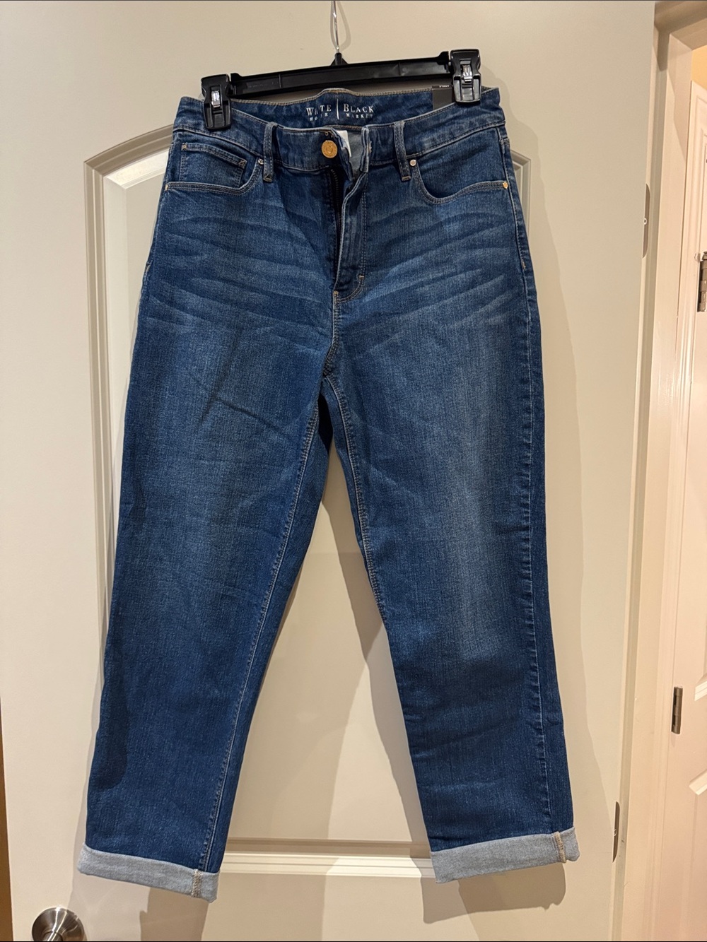 White House Black Market, High Rise Relaxed Slim Jeans, 4ankle, NWT